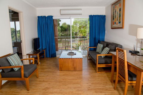 Cullen Bay Resorts - Tourism Hervey Bay 4
