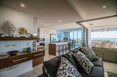 ZEN BY THE WATER - Esplanade Darwin Retreat - Hervey Bay Accommodation 0