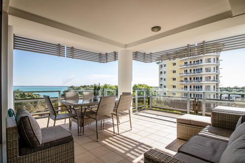 ZEN BY THE WATER - Esplanade Darwin Retreat - Hervey Bay Accommodation 3