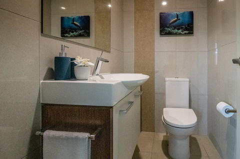 ZEN BY THE WATER - Esplanade Darwin Retreat - Hervey Bay Accommodation 36