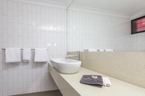 Discovery Resorts - Kings Canyon - Hervey Bay Accommodation 26