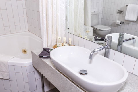 Discovery Resorts - Kings Canyon - Hervey Bay Accommodation 14