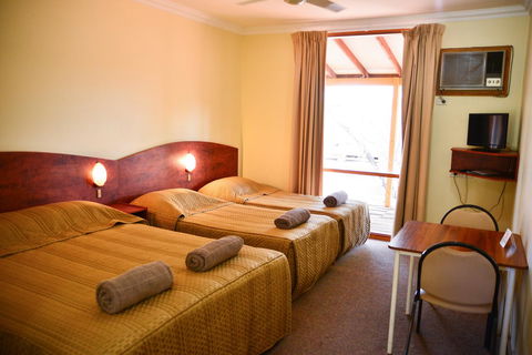 Erldunda Desert Oaks Resort - Hervey Bay Accommodation 37