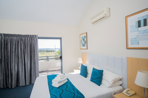 Corrigans Cove - Hervey Bay Accommodation 4