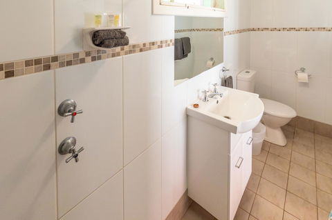 Glen Helen Lodge - Hervey Bay Accommodation 22