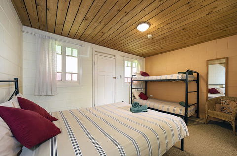 Glen Helen Lodge - Hervey Bay Accommodation 11