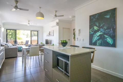 ZEN QUEST - The NOMADS PAD Near Nightcliff Markets & Sunset Foreshore - Hervey Bay Accommodation 24
