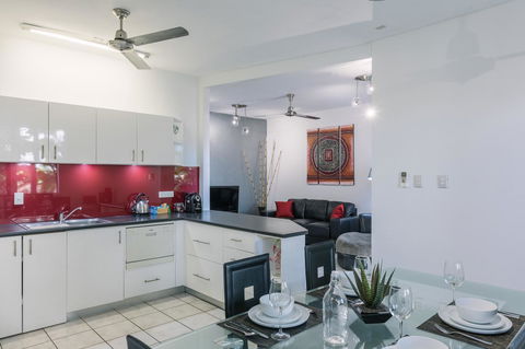 CitySide Apartment - 2 Bedroom With Private Courtyard - Tourism Hervey Bay 0