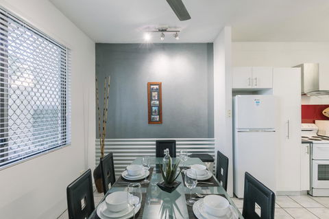 CitySide Apartment - 2 Bedroom With Private Courtyard - Tourism Hervey Bay 2
