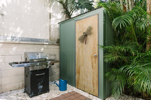 CitySide Apartment - 2 Bedroom With Private Courtyard - Tourism Hervey Bay 12