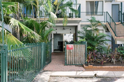 CitySide Apartment - 2 Bedroom With Private Courtyard - Tourism Hervey Bay 5