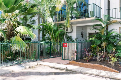 CitySide Apartment - 2 Bedroom With Private Courtyard - Tourism Hervey Bay 6