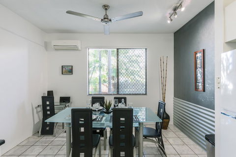 CitySide Apartment - 2 Bedroom With Private Courtyard - Tourism Hervey Bay 9