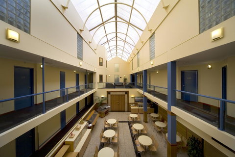 Madison Capital Executive Apartments - Hervey Bay Accommodation 2
