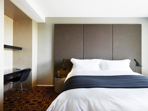 Burbury Hotel - Hervey Bay Accommodation 5