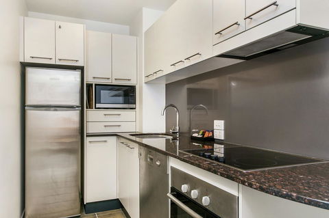 Lennox Holiday Apartments - Tourism Hervey Bay 36