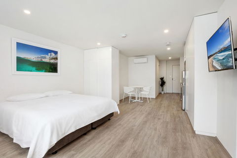 Bondi Beach Studio King Suite 2 - Hervey Bay Accommodation 1