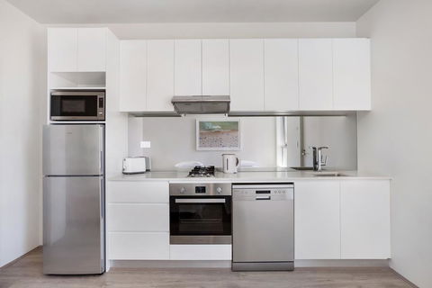 Bondi Beach Studio Penthouse Suite + Balcony - Tourism Hervey Bay 3