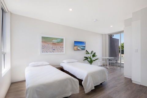 Bondi Beach Studio Penthouse Suite + Balcony - Tourism Hervey Bay 1