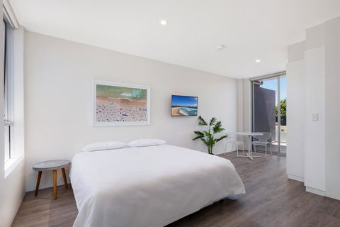 Bondi Beach Studio Penthouse Suite + Balcony - Tourism Hervey Bay 0