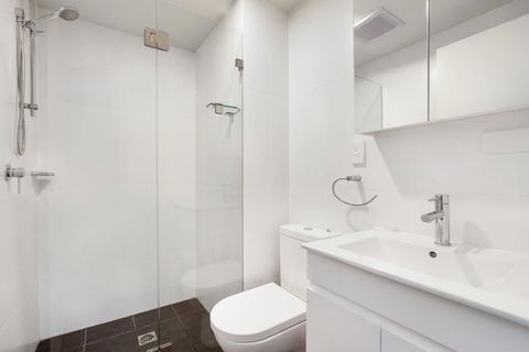 Bondi Beach Studios Suite 1 - Hervey Bay Accommodation 3
