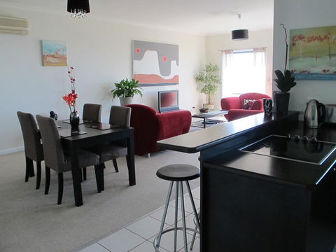 Bonza View - Hervey Bay Accommodation 3