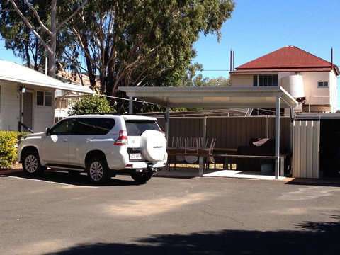Bottle Tree Gardens Motel - Tourism Hervey Bay 2
