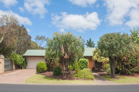 Bottlebrush - Hervey Bay Accommodation 0