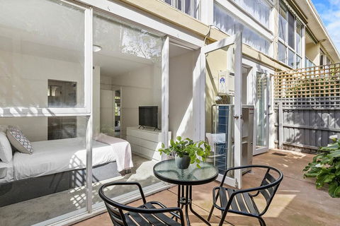 BOUTIQUE STAYS - Brighton By Sea - Tourism Hervey Bay 1
