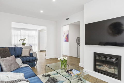 BOUTIQUE STAYS - Brighton By Sea - Tourism Hervey Bay 0
