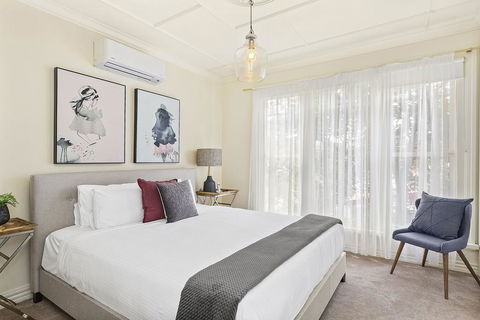 Boutique Stays - Buckingham - Tourism Hervey Bay 1