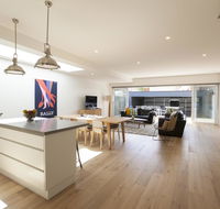 Boutique Stays - Contempo - House in Prahran - Hervey Bay Accommodation