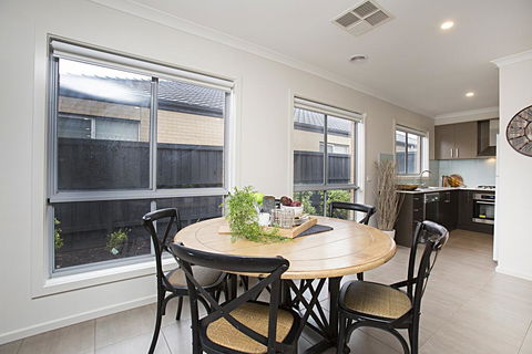 BOUTIQUE STAYS - Gumflower - Hervey Bay Accommodation 2