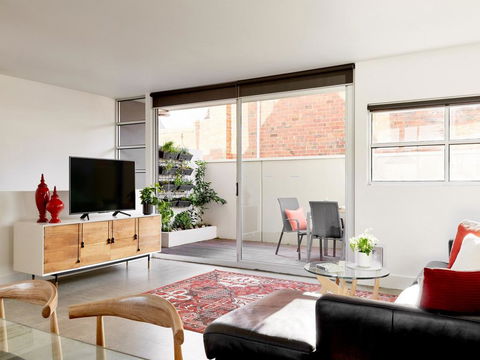 Boutique Stays - The Cassin - Tourism Hervey Bay 0