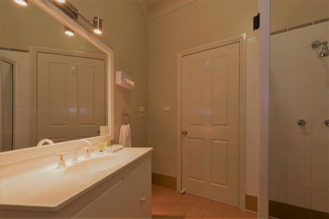 Bowen Inn Motel - Hervey Bay Accommodation 1