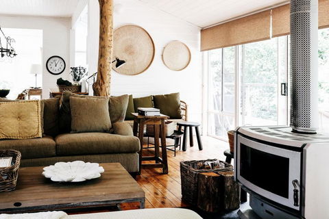 Braebrook - Stunning Farm House! - Tourism Hervey Bay 0