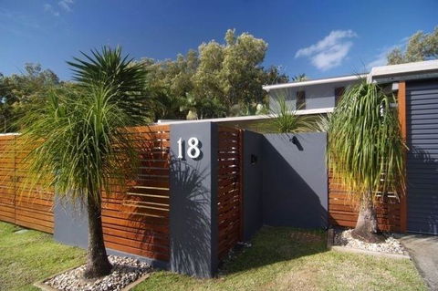 Bramston Beach - Luxury Holiday House - Hervey Bay Accommodation 2