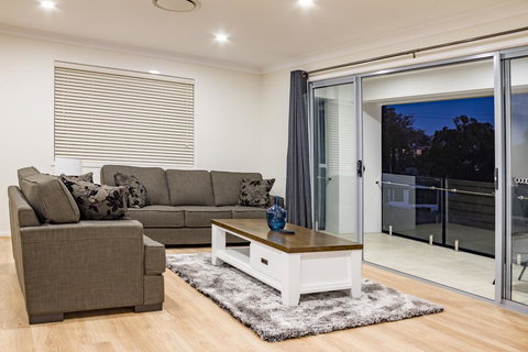 Brand New Executive Living - Tourism Hervey Bay 3