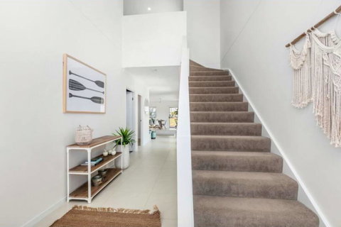 Brand New PRIZE HOME 50m Path To Beach - Tourism Hervey Bay 2