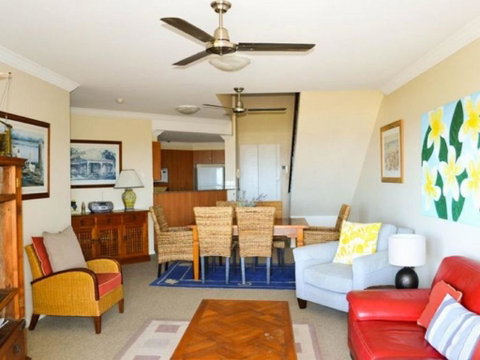 Breakers 1/10 - Hervey Bay Accommodation 1