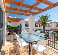 Breakers Block 3 - Unit 2 - Pool in complex - across the road from the beach - Hervey Bay Accommodation