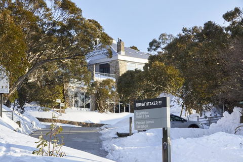 Breathtaker Hotel And Spa - Hervey Bay Accommodation 1