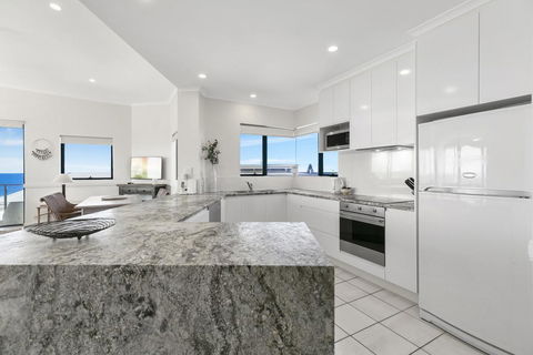 Breathtaking Views Of Sunshine Beach - Unit 7/21 Park Crescent - Tourism Hervey Bay 1