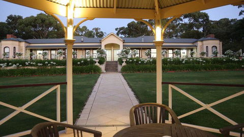 Brice Hill Country Lodge - Tourism Hervey Bay 1