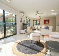 Bright Uptown - Hervey Bay Accommodation