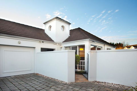Brighton House - Tourism Hervey Bay 0