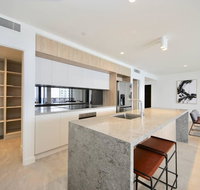 Broadbeach New Luxury Vue 17 Beach Views - Hervey Bay Accommodation