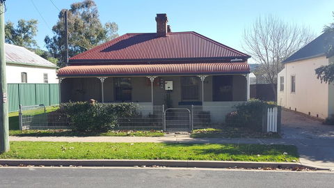 Browncoat Cottage Mudgee - Hervey Bay Accommodation 0
