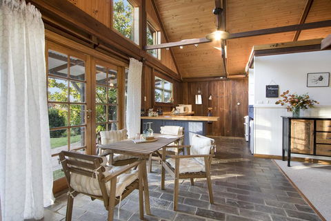 BROWNS COTTAGE - Hervey Bay Accommodation 2