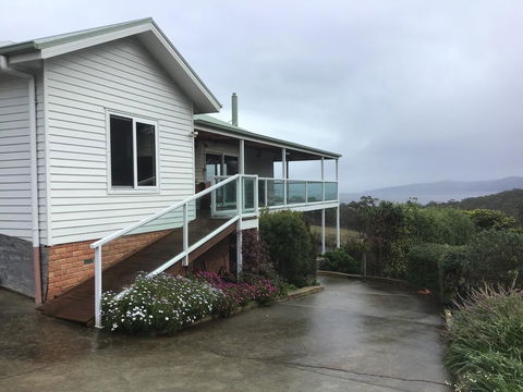 Bruny Sunset Beach GateAway - Hervey Bay Accommodation 0